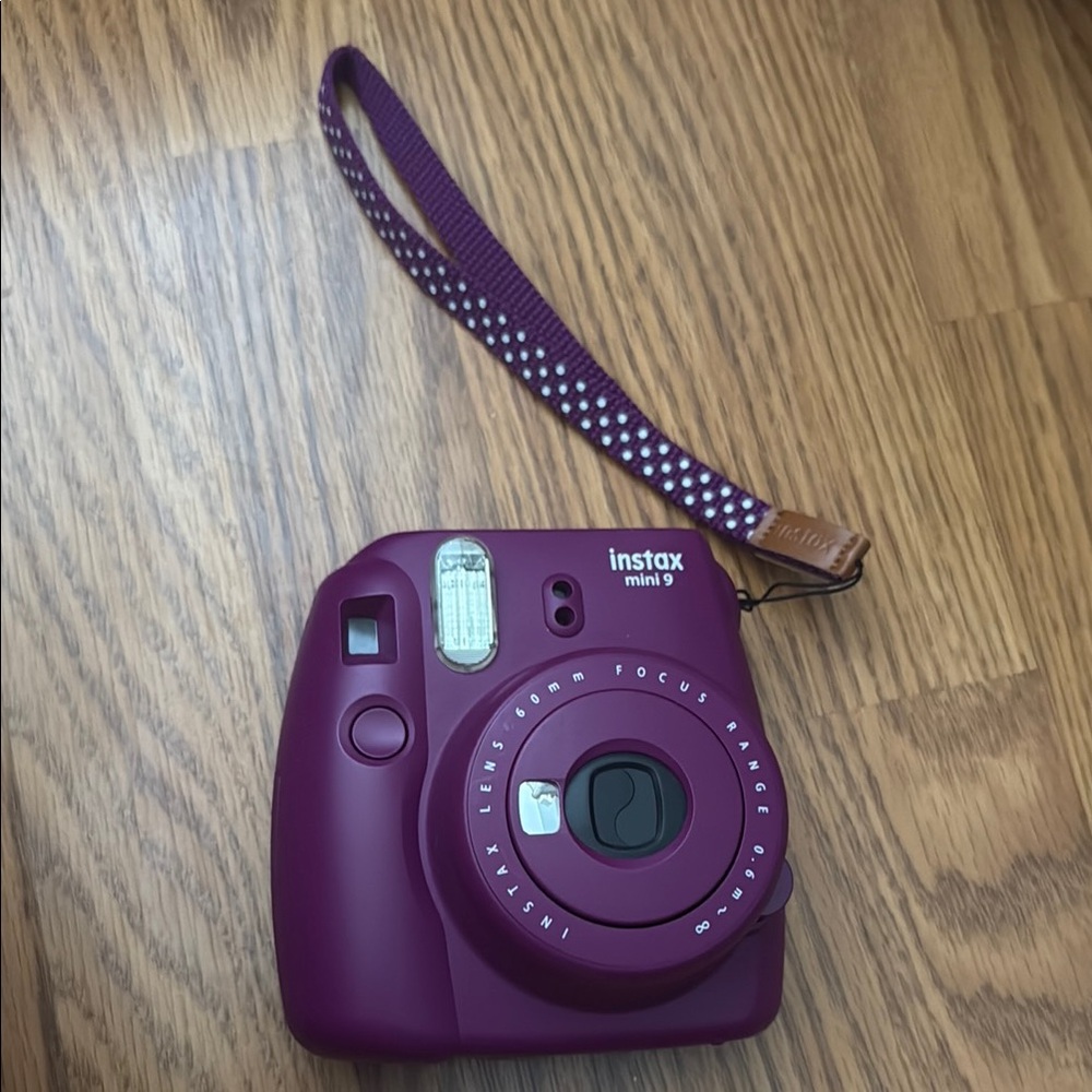Instax Mini 9 in Vibrant Purple
